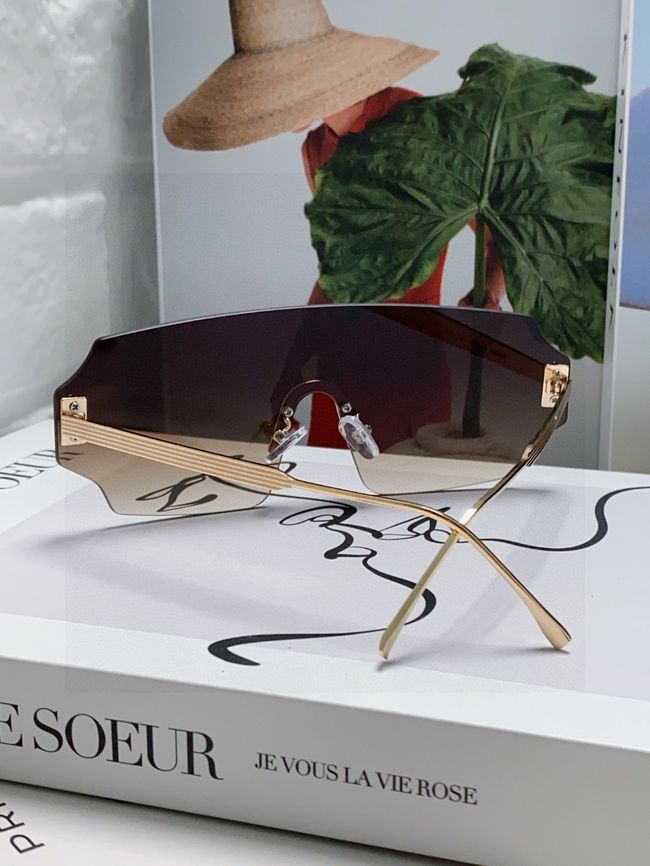 Fendi Sunglasses 821539-2