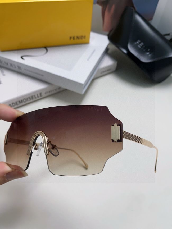 Fendi Sunglasses 821539-2