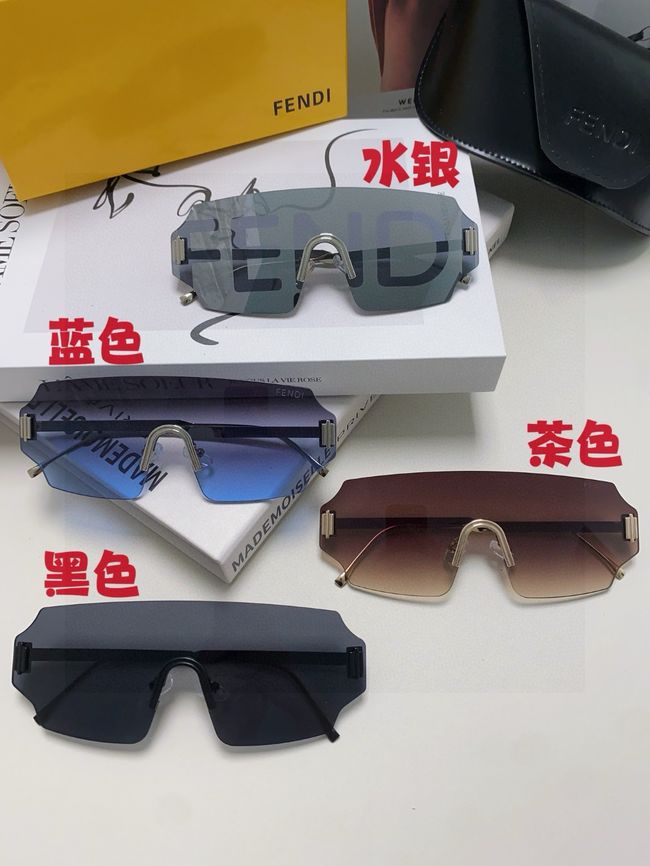 Fendi Sunglasses 821539-4
