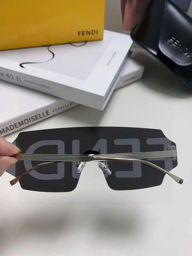 Fendi Sunglasses 821539-4