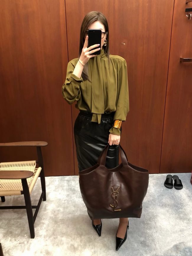 Yves Saint Laurent ICARE Medium 858191 dark brown