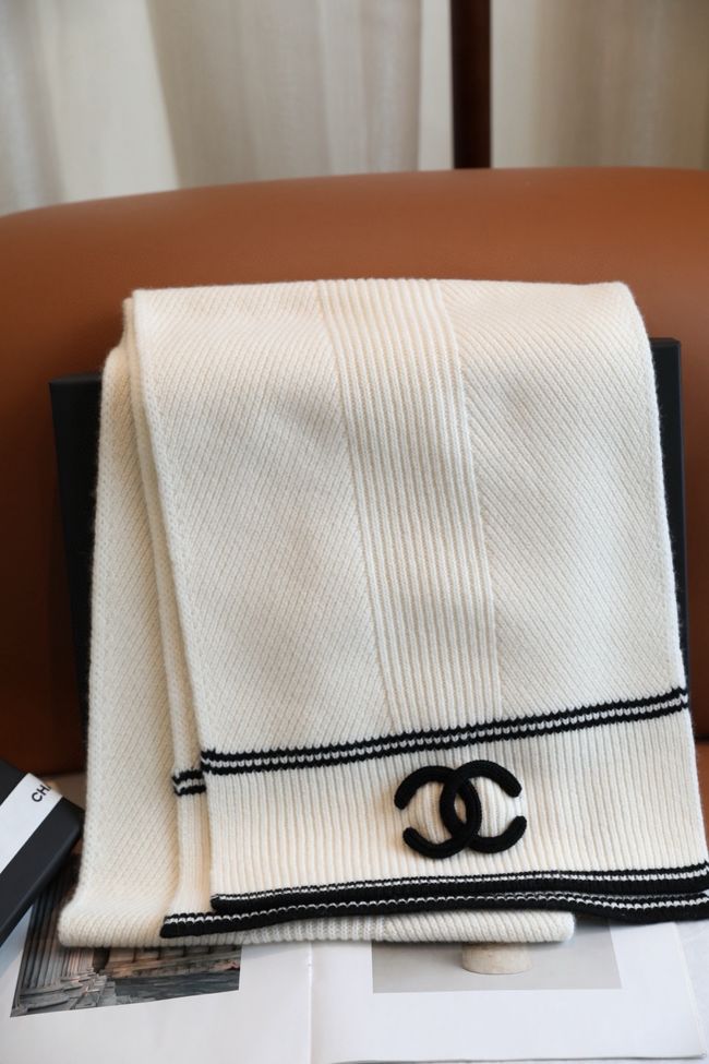 Chanel Wool & Cashmere scarf B25976-2