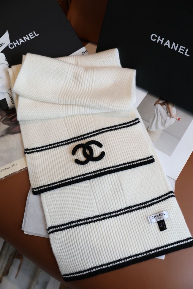 Chanel Wool & Cashmere scarf B25976-2