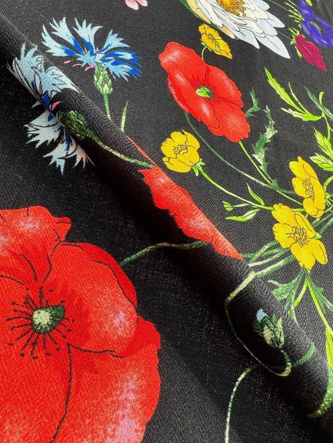 Gucci cashmere Shawl 06392-3