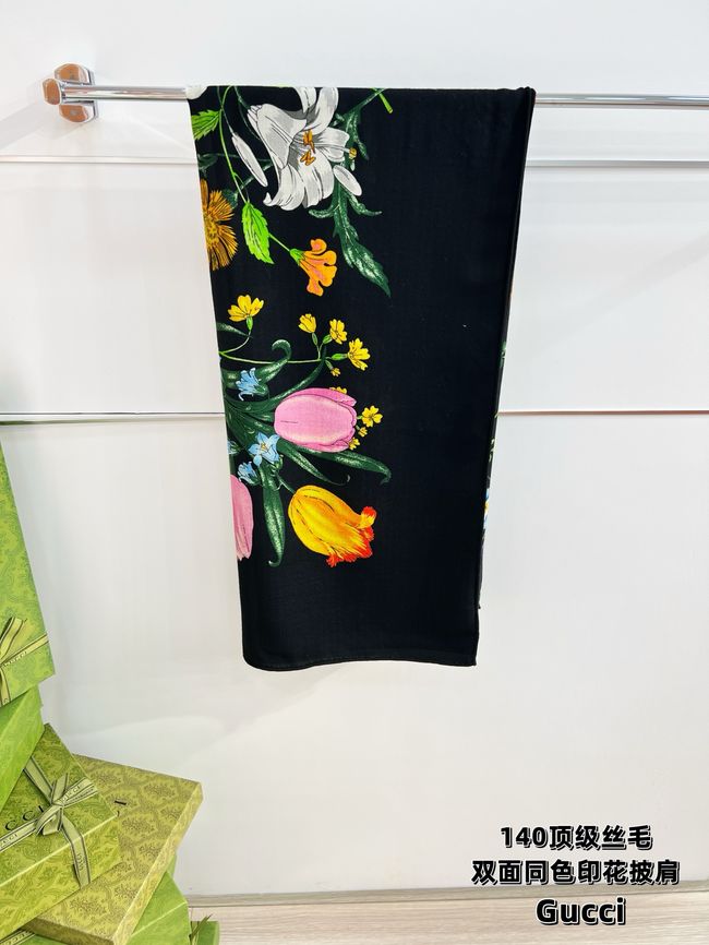 Gucci cashmere Shawl 06392-3