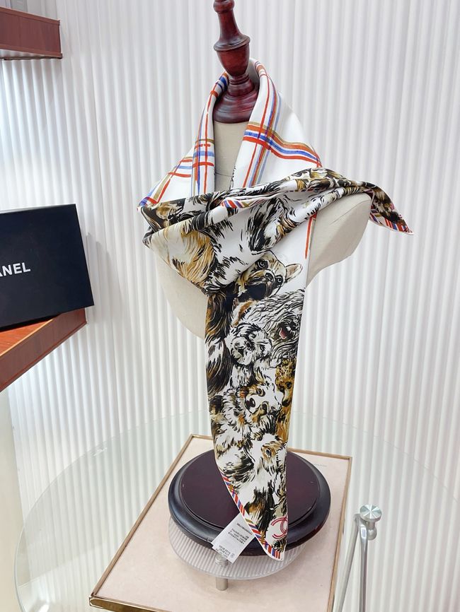 Chanel silk scarf B25981-2