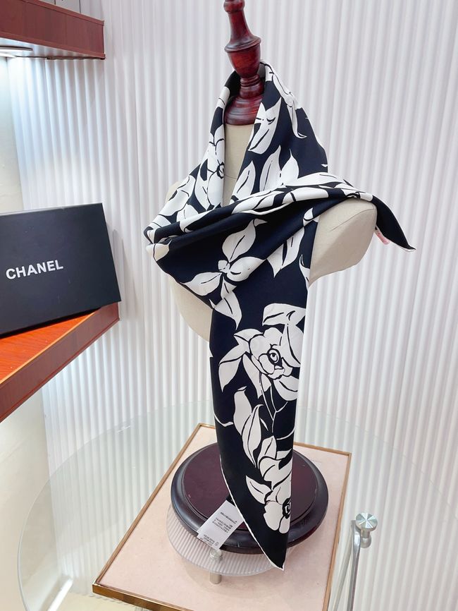 Chanel silk scarf B25987-2