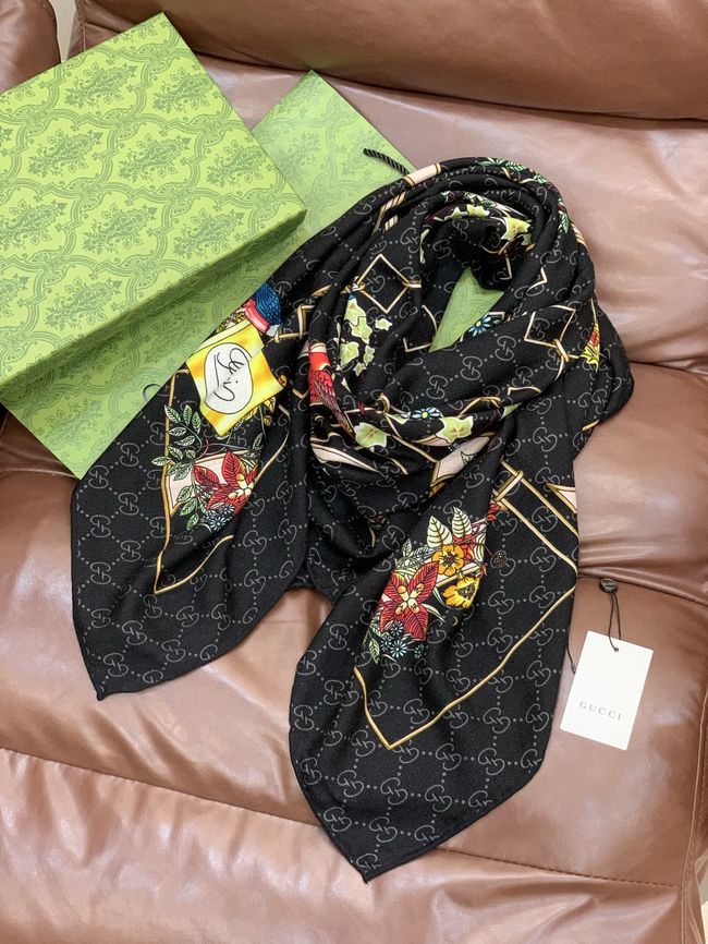 Gucci Printed GG wool silk shawl 873729-2