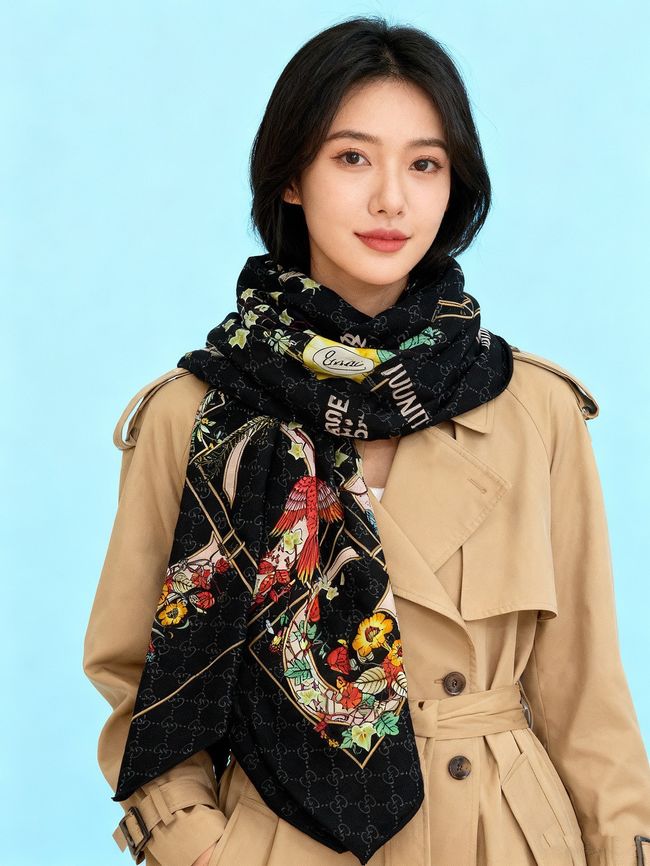 Gucci Printed GG wool silk shawl 873729-2