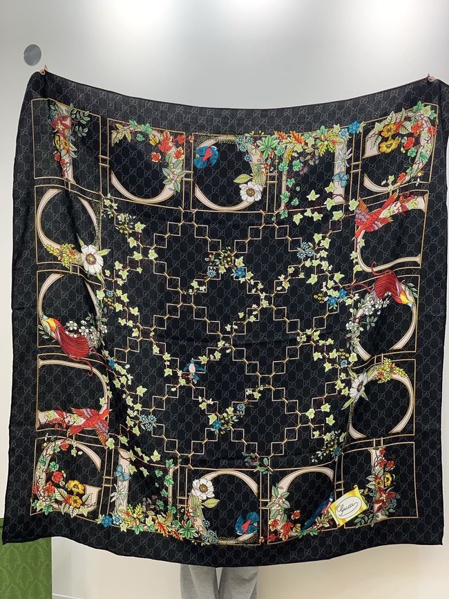 Gucci Printed GG wool silk shawl 873729-2
