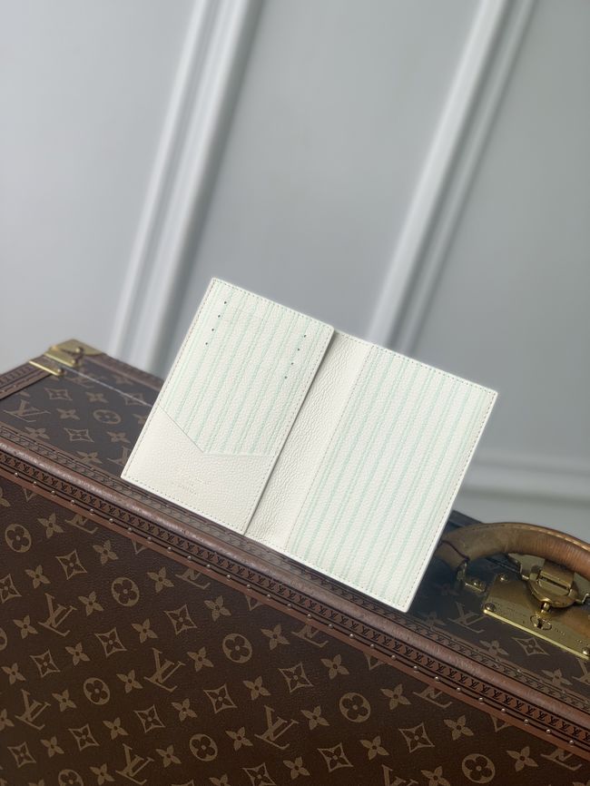 Louis Vuitton Passport Cover M2A003 Minty