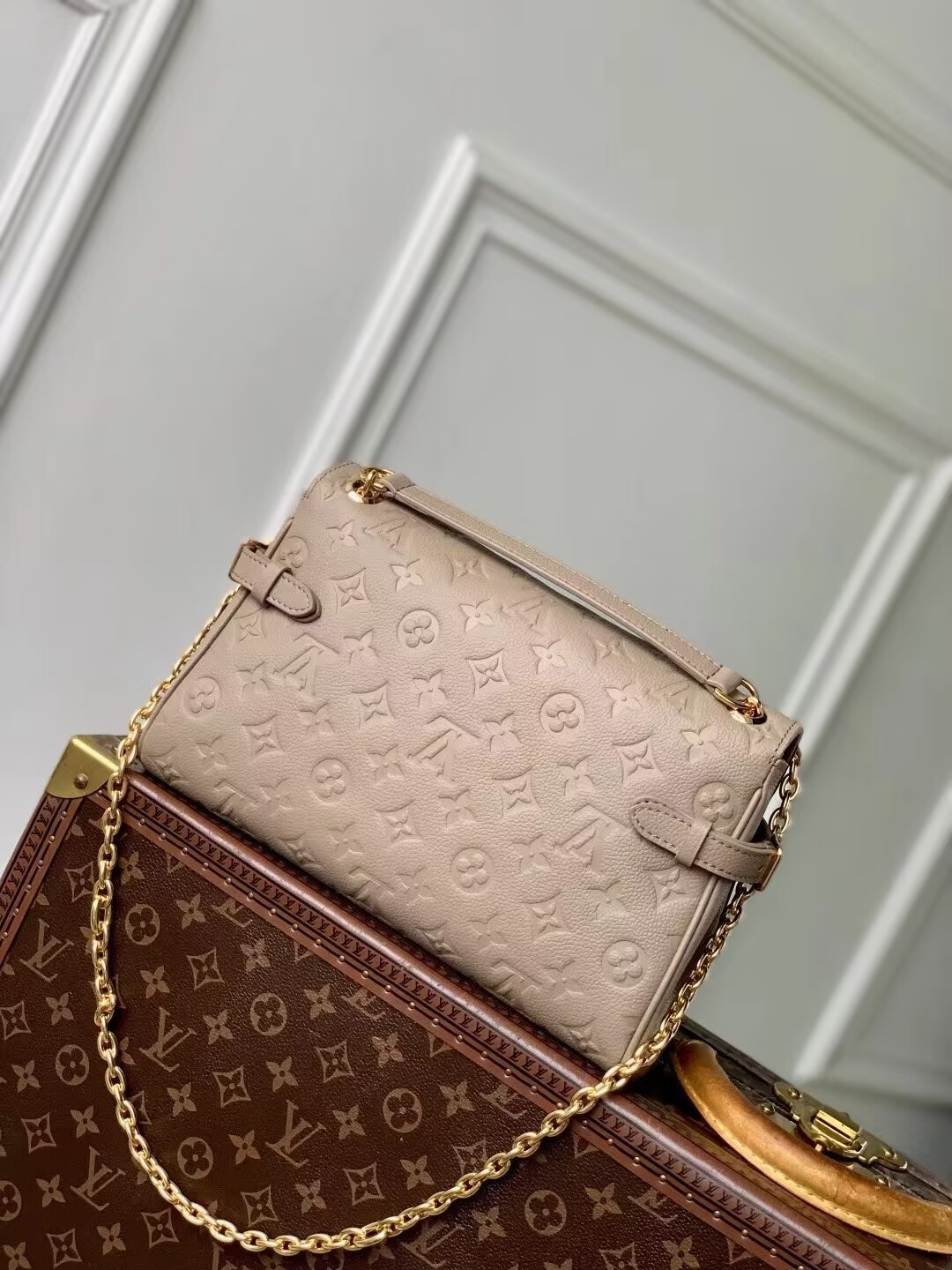 Louis Vuitton Original Leather Bag M6301 Beige