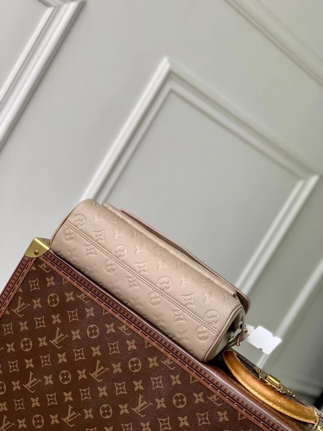Louis Vuitton Original Leather Bag M6301 Beige