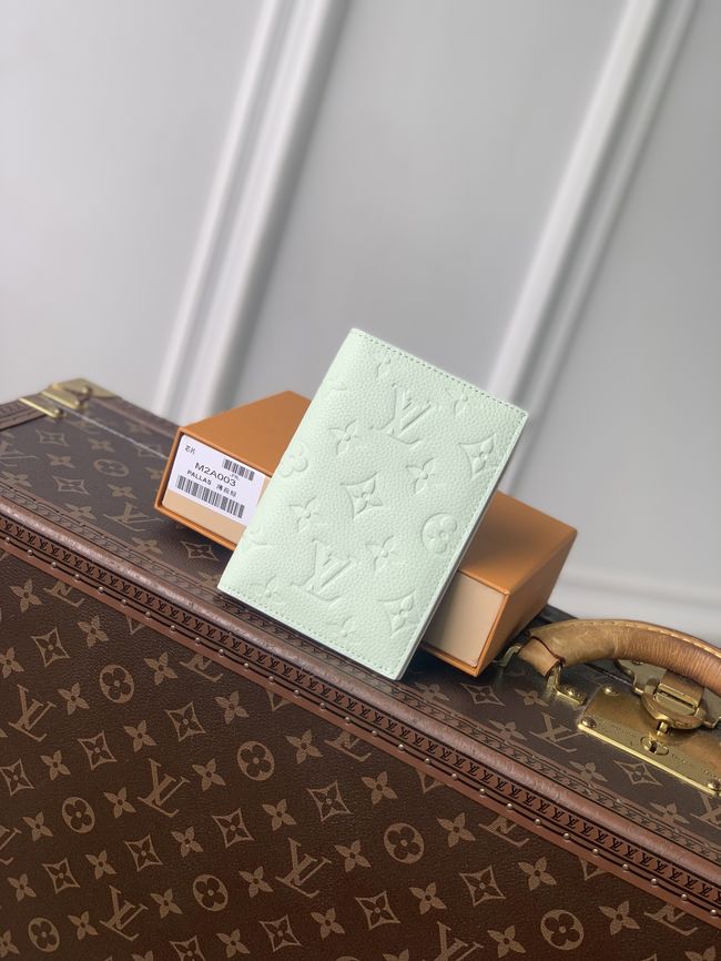 Louis Vuitton Passport Cover M2A004 Minty