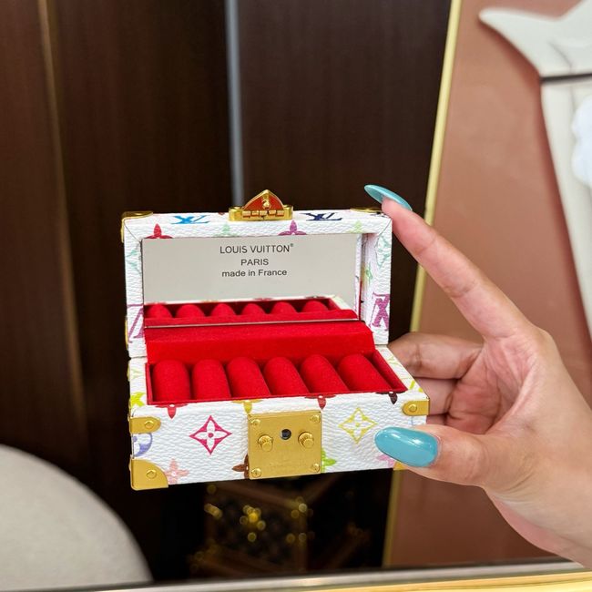 Louis Vuitton Lipstick packet M01190-1