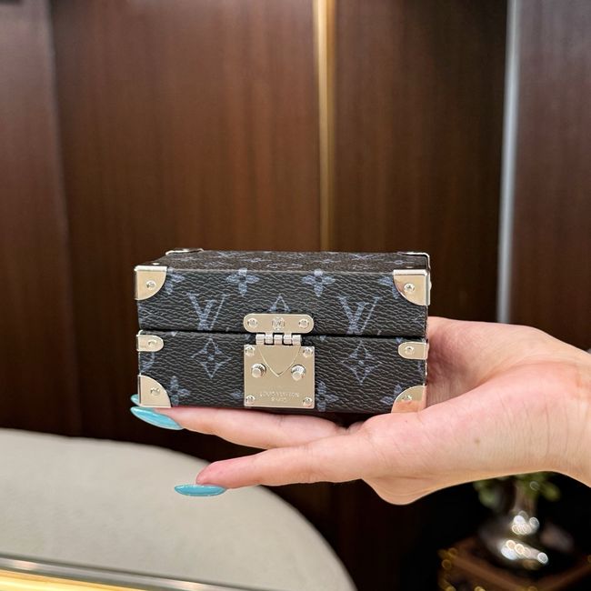 Louis Vuitton Lipstick packet M01190-3