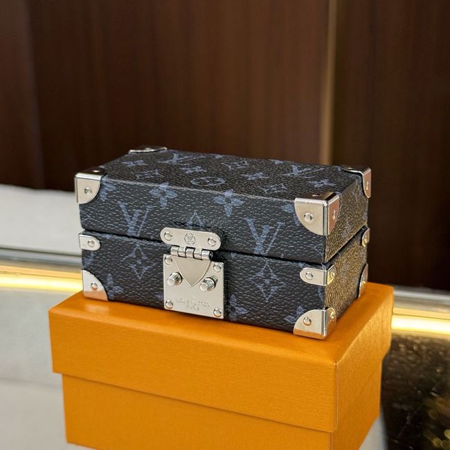 Louis Vuitton Lipstick packet M01190-3