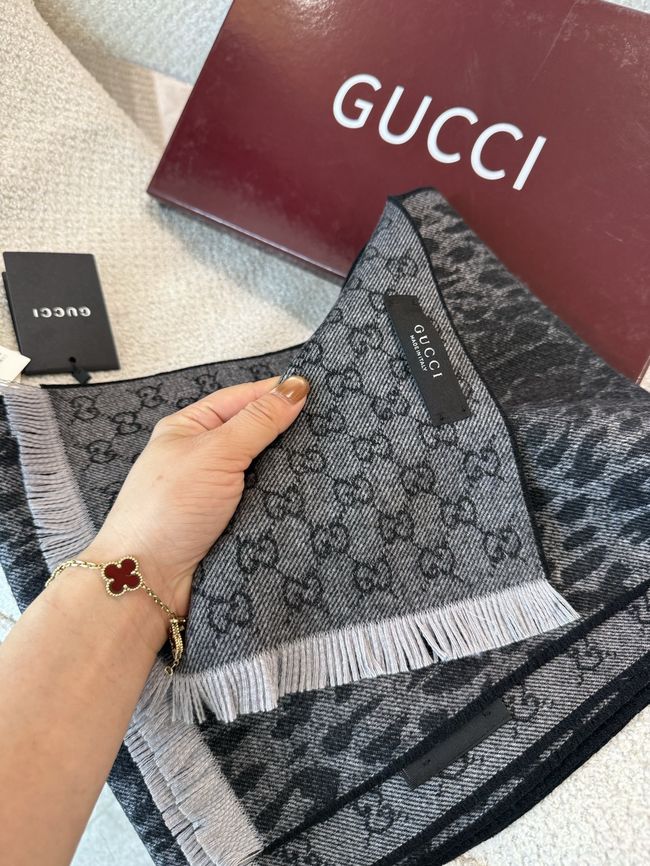 Gucci Reversible Cashmere scarf A005HK-2 Gucci Reversible Cashmere scarf A005HK-2