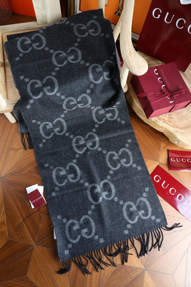 Gucci Reversible Cashmere scarf A006HK-3