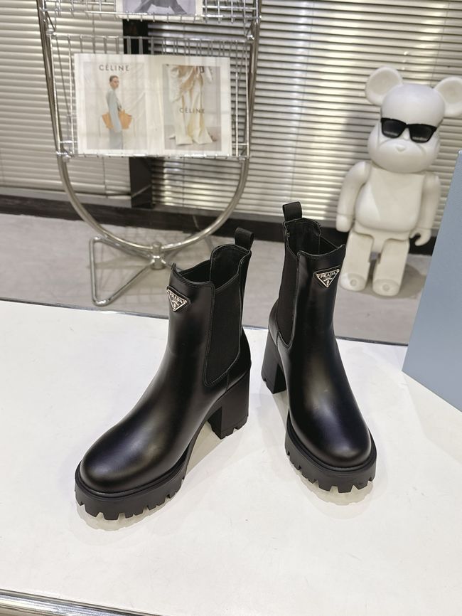 Prada Monolith brushed leather Chelsea boots G085-1