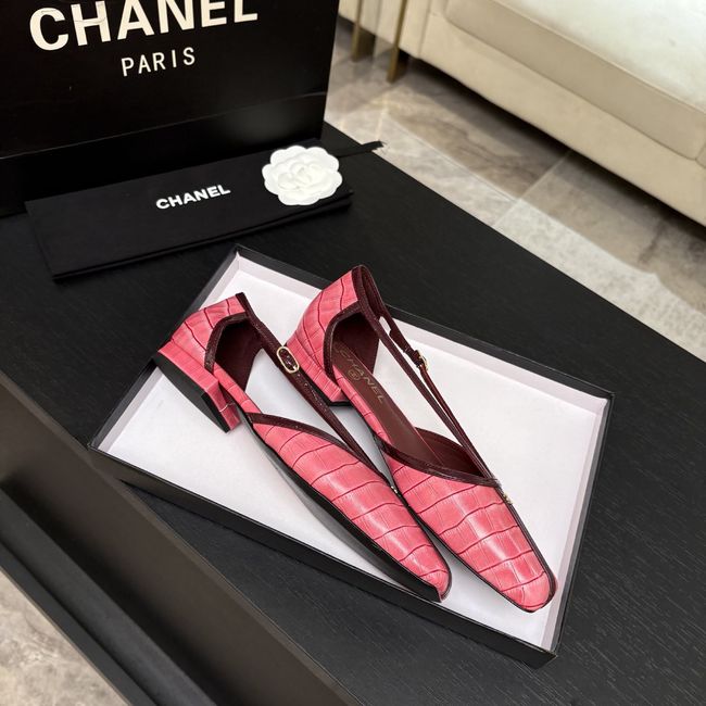Chanel Mary Janes G47613-10