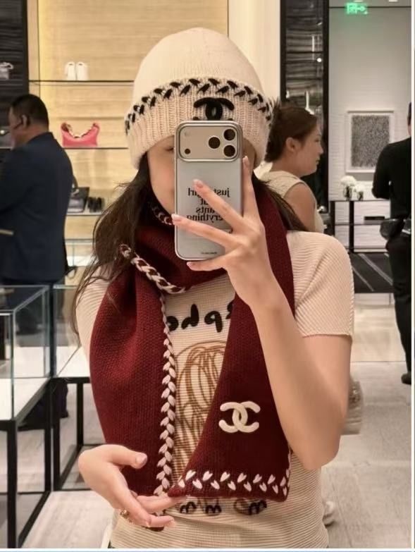 Chanel Cashmere Scarf&Hat AAC073-3