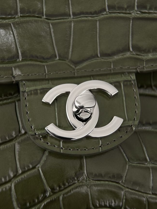 Chanel Crocodile Embossed Maxi Flapbag Calfskin AS6233 dark green Chanel Crocodile Embossed Maxi Flapbag Calfskin AS6233 dark green