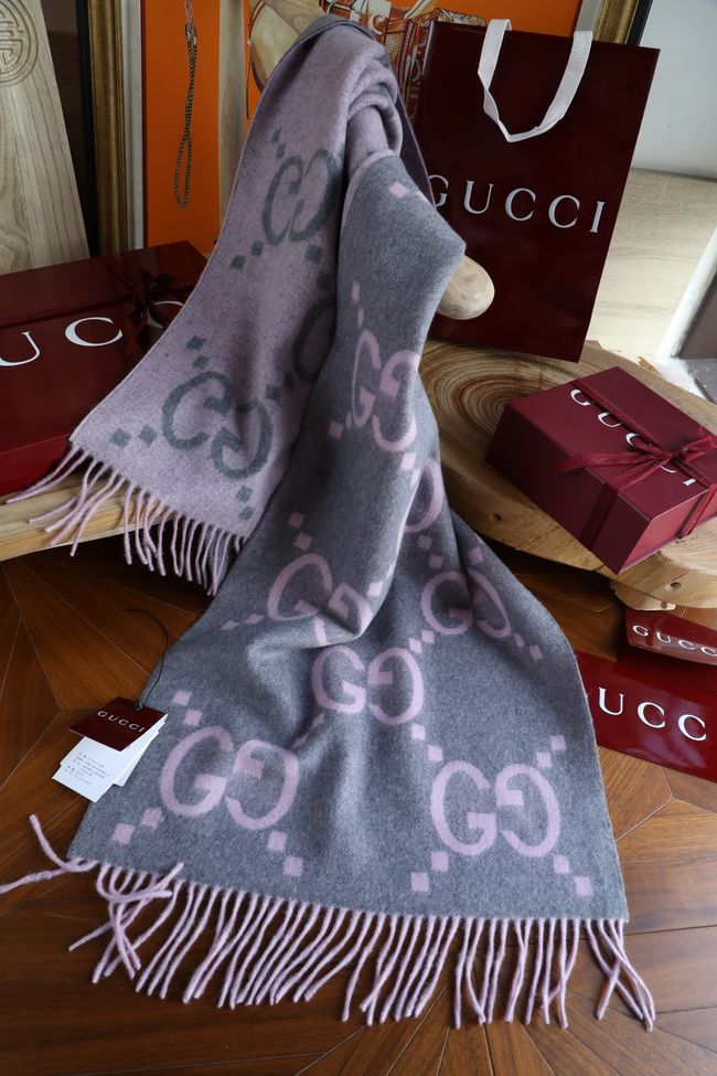 Gucci Reversible Cashmere scarf 777067-2