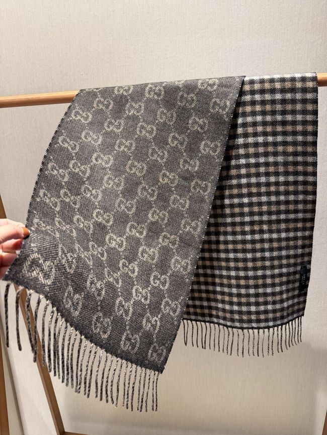 Gucci Reversible Cashmere scarf A010HK-2