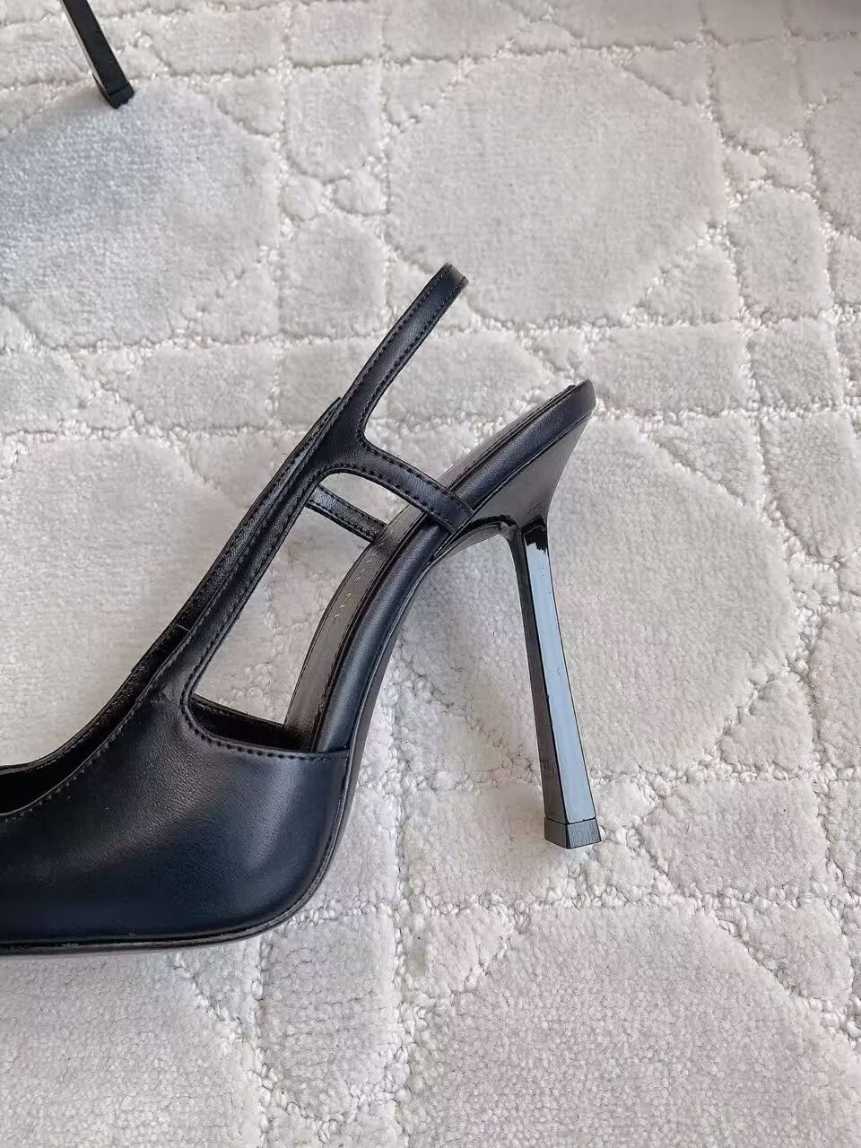 Saint Laurent Jeanne 110 Leather Slingback Pumps Y70130 Black