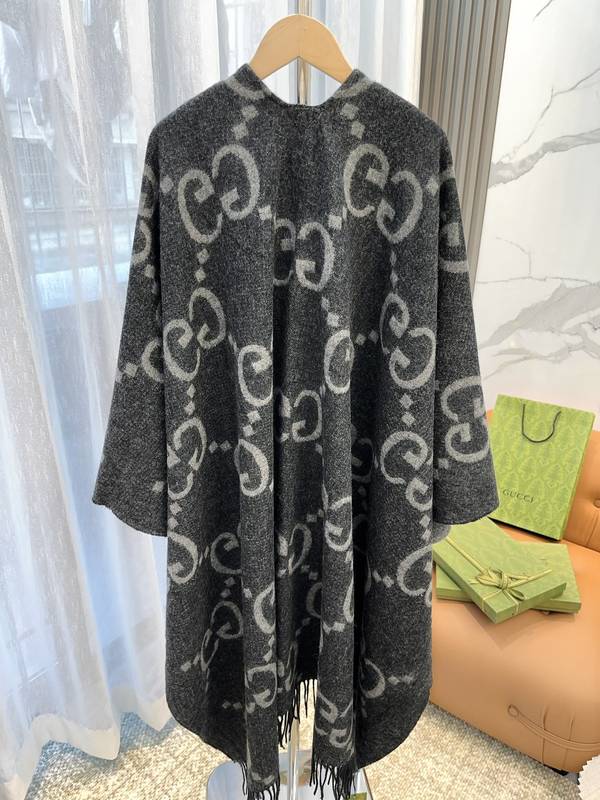 Gucci Cloak GUC00404