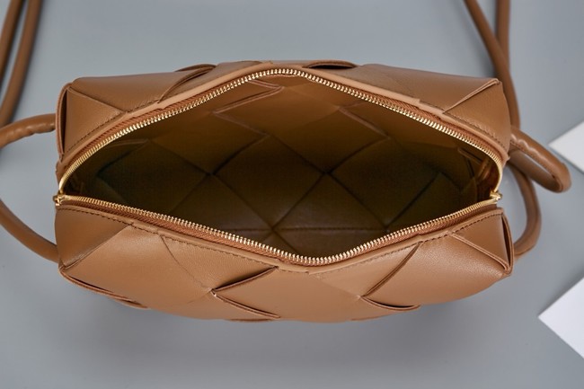 Bottega Veneta Intrecciato Concert Pouch D794258 brown