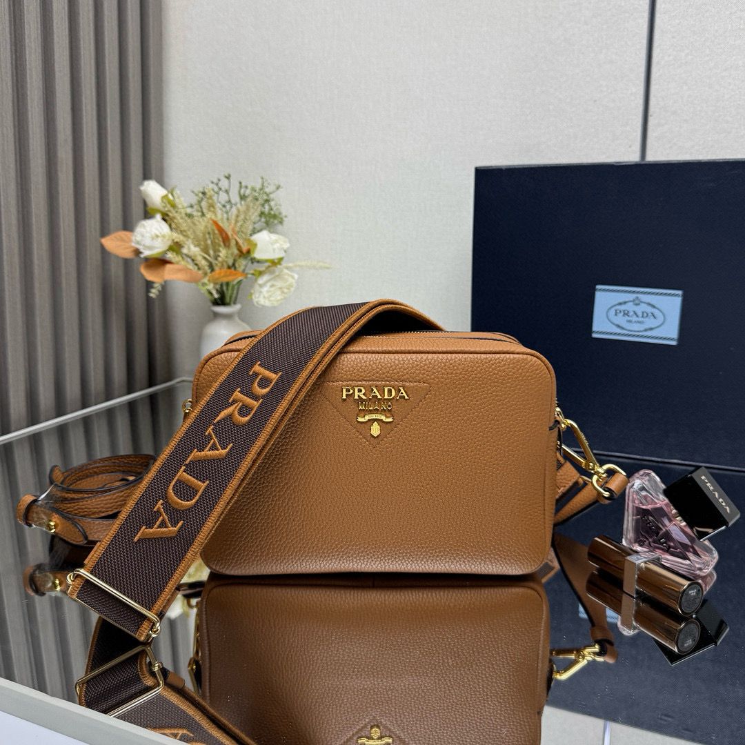 Prada Leather bag with shoulder strap 1BH082 Brown