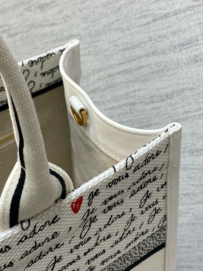 Medium Dior Book Tote Dior Oblique Embroidery and Calfskin M1324CZ-1