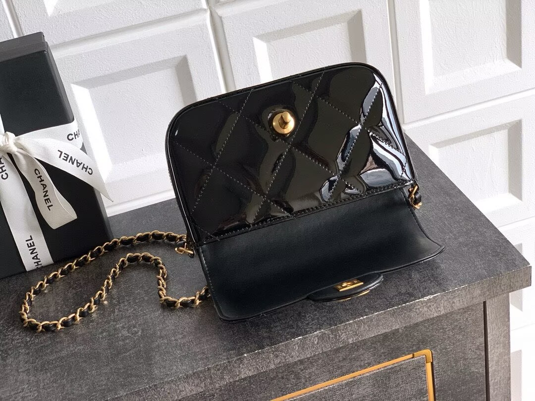 Chanel 25K Original Patent Leather Top Handle Bag  A6320 Black