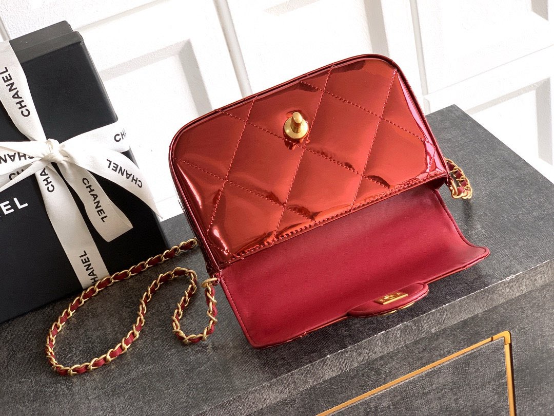 Chanel 25K Original Patent Leather Top Handle Bag  A6320 Wine