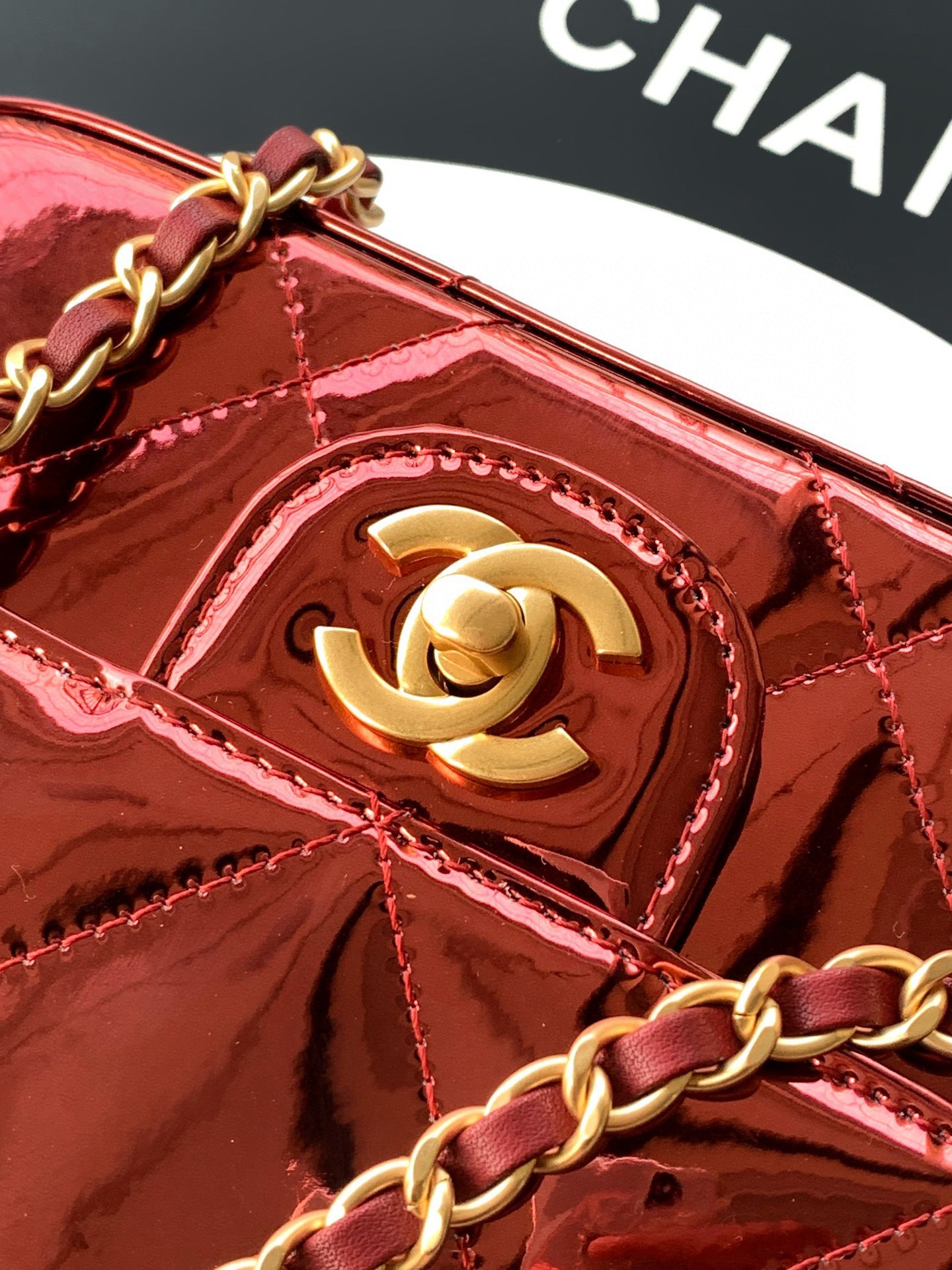Chanel 25K Original Patent Leather Top Handle Bag  A6320 Wine