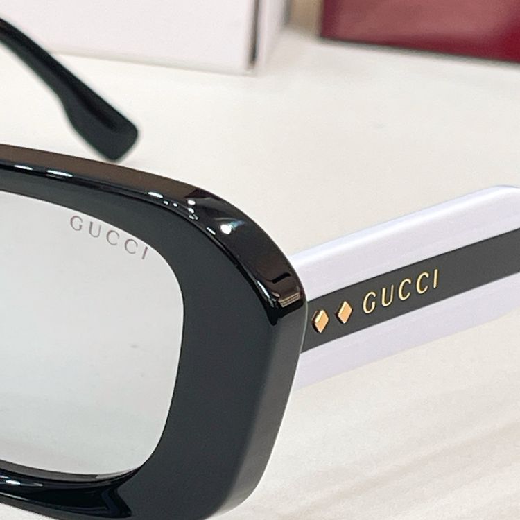 Gucci Sunglasses GUS00008-1