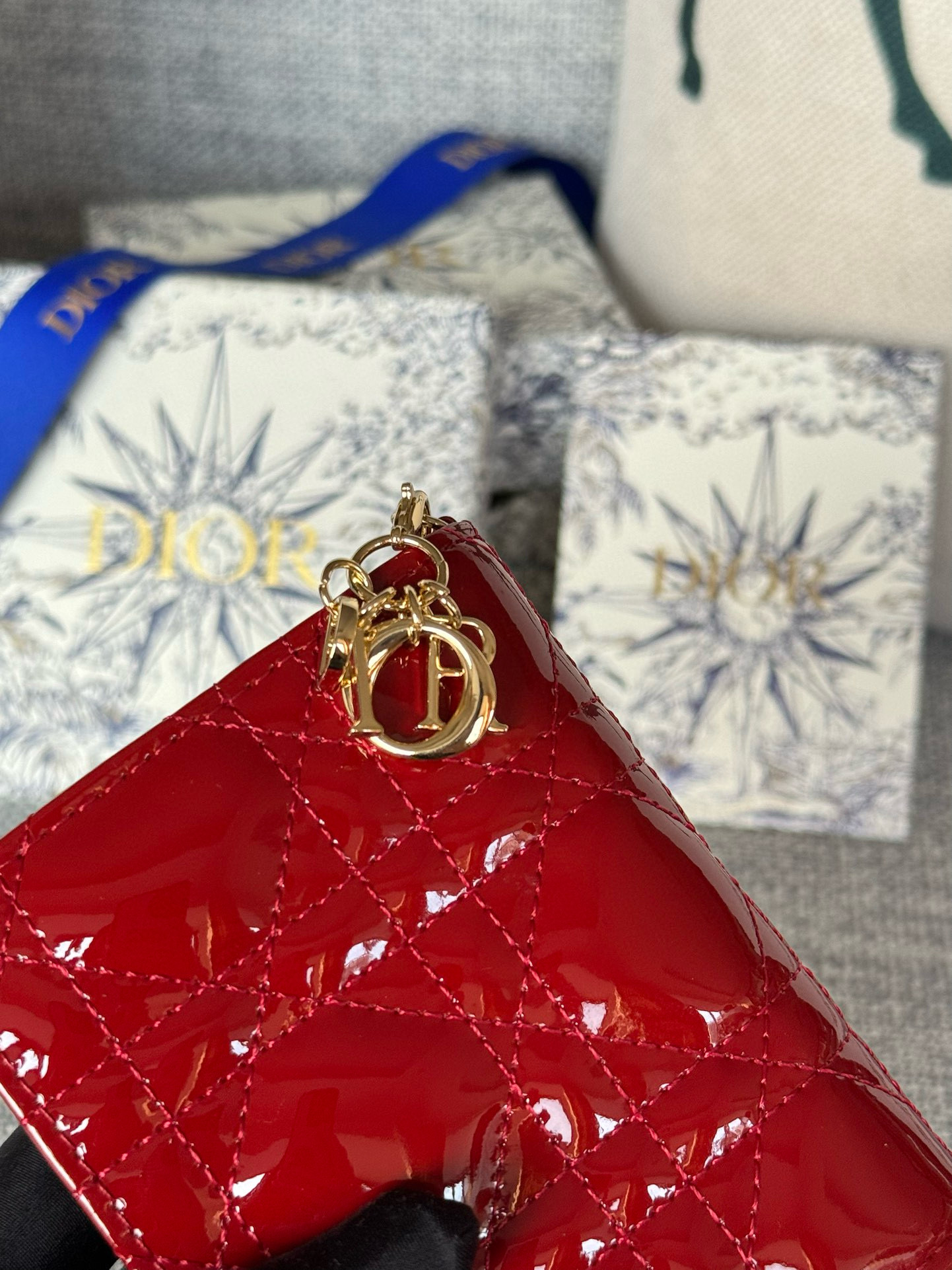 Mini lady Dior gardenia wallet Cherry red Patent Cannage Calfskin D50910